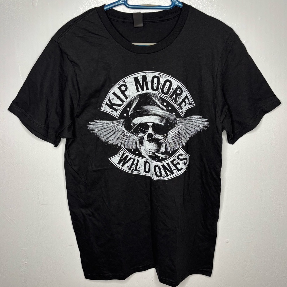 Kip Moore Smoking Skull T-shirt NWOT